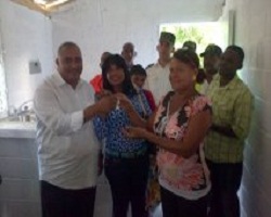 AYUNTAMIENTO ENTREGA CASAS