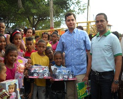 El diputado Omar de Marchena junto al licenciado David Rivera (derecha)