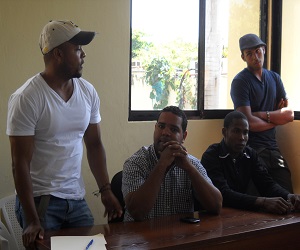 Al centro el bachiller William Pérez, secretario de Organización de la FED, preside en el cuentro.