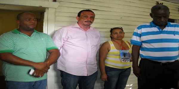 Los candidatos. Eloi de La Cruz, Juan Minaya (Mano Blanca) y Andrés de Jesús (Yeo)