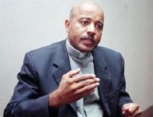 Sacerdone Manuel Ruiz, secretario de la pastoral Familia y Vida