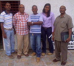 De izquierda a derecha los ingenieros Leonardo Ozoria, Bartolo Rodríguez, Yuli Carmona, Anny Roa y Sebastián Medina, responsables de las obras