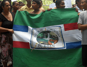 En foto de archivo la organización participa de una protesta en contra de la instalación de una envasadora de gas.
