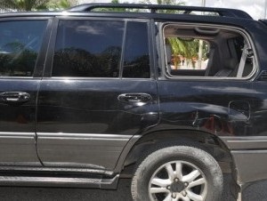 La Yipeta de la vicerectora resulto afectada.