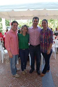 El diputado Omar de Marchena junto a su esposa Gloria Alexandra Carpio (izquierda) y su asistente personal, Gretter Socias y esposo 