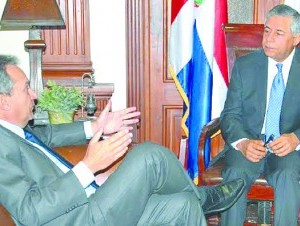 ROBERTO SALCEDO Y LICORERAS