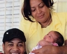 Wason Brazobán junto a su madre Flérida Guzmán de Brazobán. (Fuente Externa)