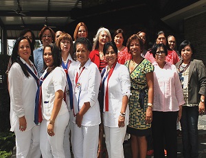 Directivas entrantes y salientes de ADOSAE junto a delegadas de todo el país.