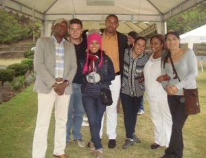 La delegación dominicana compartiendo con otros compañeros en el Campamento.