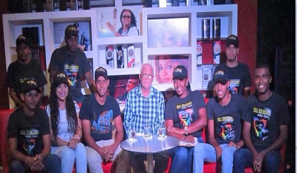 Parte de los directivos durante su participación en una entrevista local.