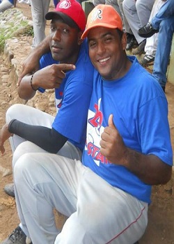 El de la derecha, Andres, el festejado.