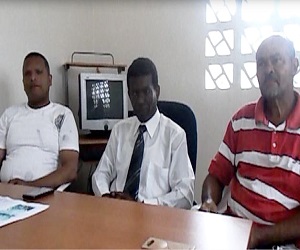 En el centro José Cuello (Titá) junto a otros directivos del PRM