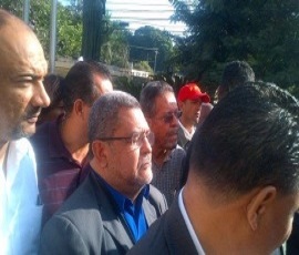 El doctor a su llegada a la Fiscalía