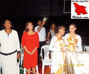 La diputada Gertrudis Ramírez, dentro de las personalidades invitadas al concierto.