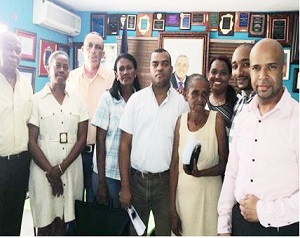 Algunos de los miembros del Directorio Municipal del CONANI en Pedro Brand. 