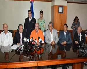 Reinaldo Pared Pérez y Charlie Mariotti