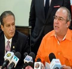 Reinaldo Pared Pérez y Charlie Mariotti