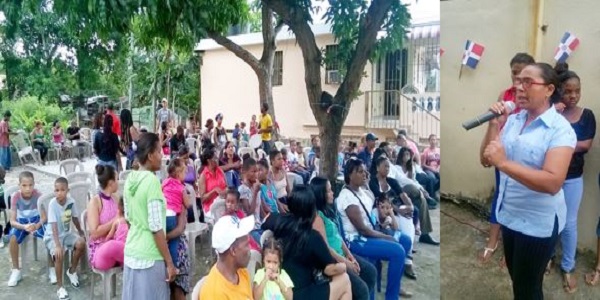 A la derecha la nueva directora del Centro de Cultura del ayuntamiento, Carmen Pérez y parte de los asistentes al acto