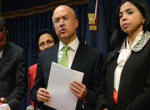 DOMINGUEZ BRITO Y YENI BERENICE