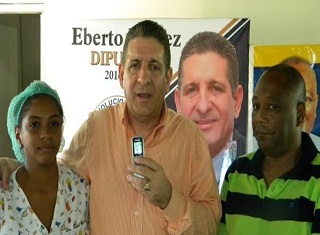 Bernardo Flores (Neno) y doctor Eberto Núñez,