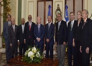 DANILO MEDINA Y DIRECTORES PERIODICOS