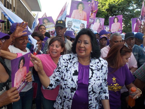 CRISTINA LIZARDO MANO A MANO