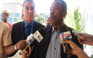 El abogado Francisco Taveras a la derecha de Blas Peralta