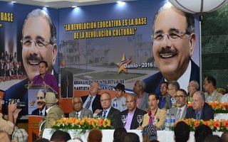 INTELECTUALES CON DANILO