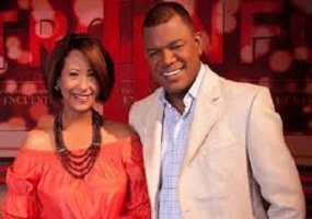 Mildre Charlot junto a su esposo Julio Martínez Pozo