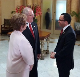 NAVARRO SALUDA AL PRESIDENTE DE PERU