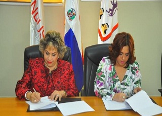 alexandra izquierdo y Karen Aristy