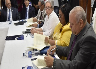 ALTAGRACIA GUZMAN MARCELINO Y SECTOR SALUD