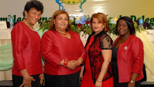 Rosa Lourdes López, Sol Amantina Delgado, Lourdes S. Méndez y Fidelina Valera.