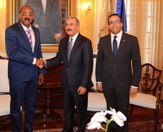 DANILO MEDINA Y Gaston Browne