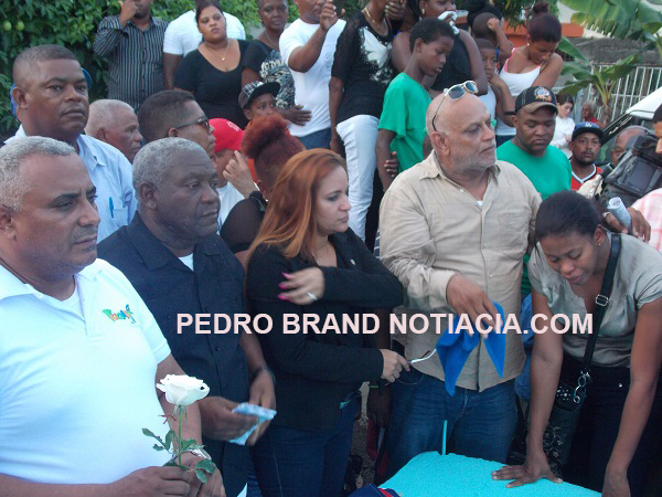 entierro-manuel-vasquez-2