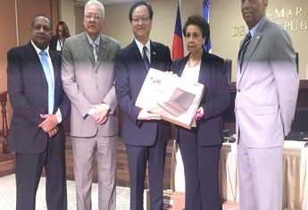 valentino-tang-y-licelott-marte-de-barrios