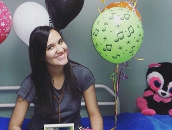 abril-janani-suero-amaro